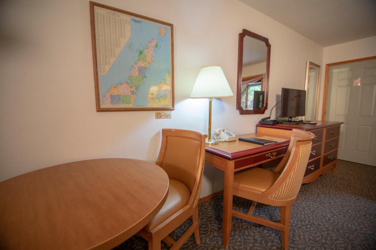 Coachlite Inn Sister Bay Zewnętrze zdjęcie